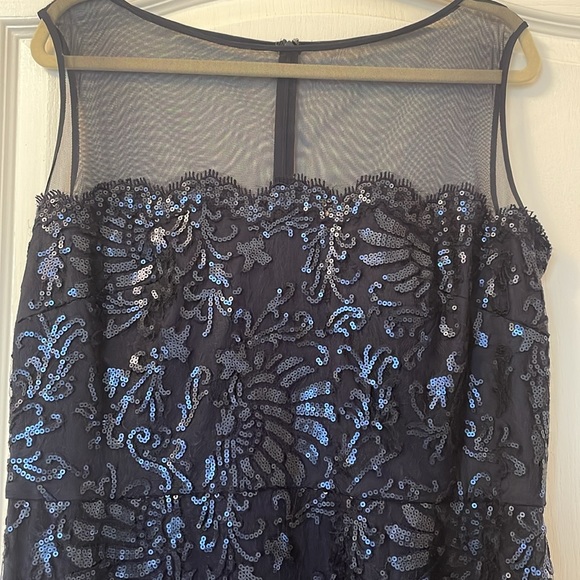 Lace and sheer bodice cocktail dress - Picture 2 of 7